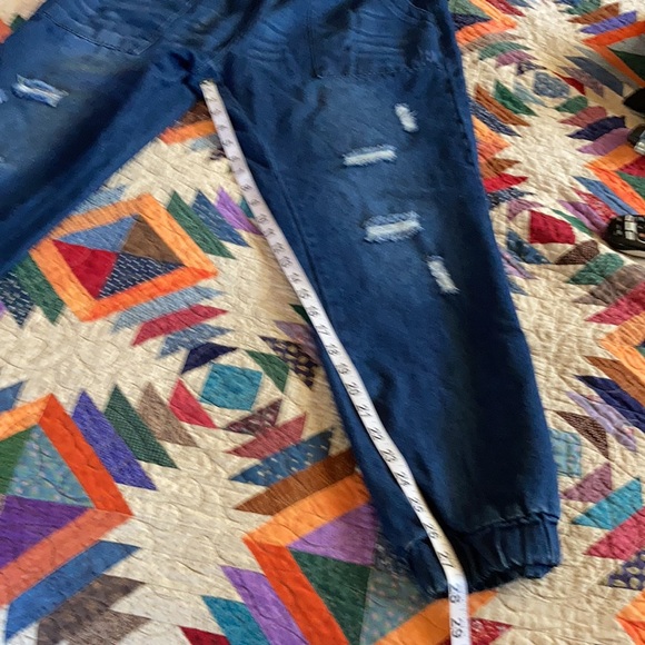 Distressed denim jogger - Picture 6 of 8